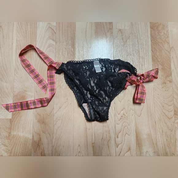 Victoria's Secret Lace tie Bikini - Picture 4 of 5